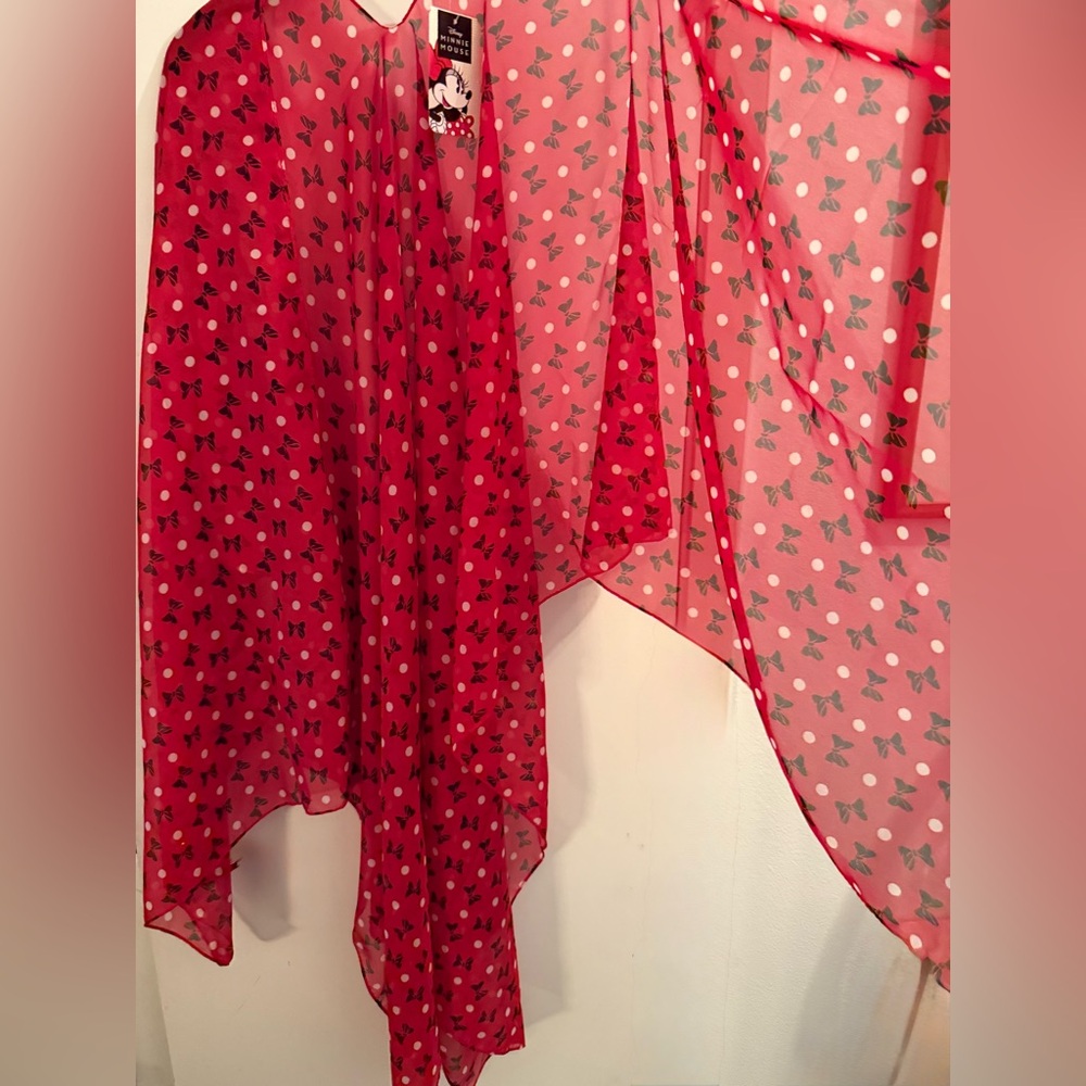 NWTs Disney’s Minnie Mouse scarf. Black bow & polka dots. - Picture 10 of 10